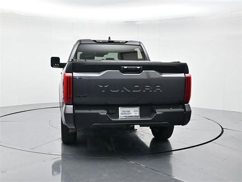 Used 2022 Toyota Tundra SR5 w/ SR5 Convenience Package image 9