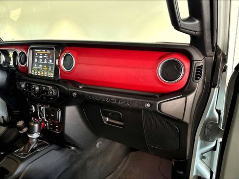 Used 2023 Jeep Wrangler Unlimited Rubicon 4xe AWD/4WD image 22