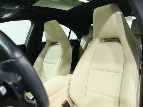 Used 2019 Mercedes-Benz CLA 250 4MATIC image 6