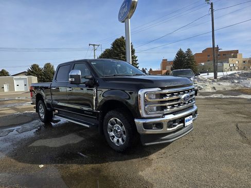 Used 2023 Ford F250 Lariat w/ Chrome Package image 4