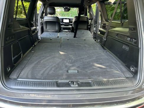 Used 2024 Jeep Wagoneer L Series II image 36