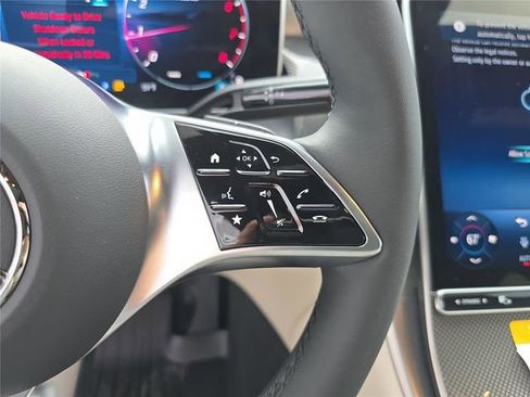 New 2026 Mercedes-Benz GLC 300 4MATIC image 31