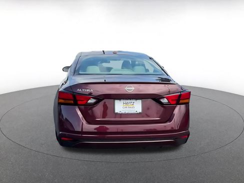 Used 2025 Nissan Altima 2.5 SV FWD image 12