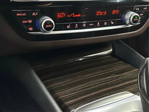 Used 2018 BMW 540i xDrive AWD/4WD image 37