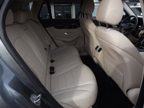 Used 2018 Mercedes-Benz GLC 300 4MATIC image 28