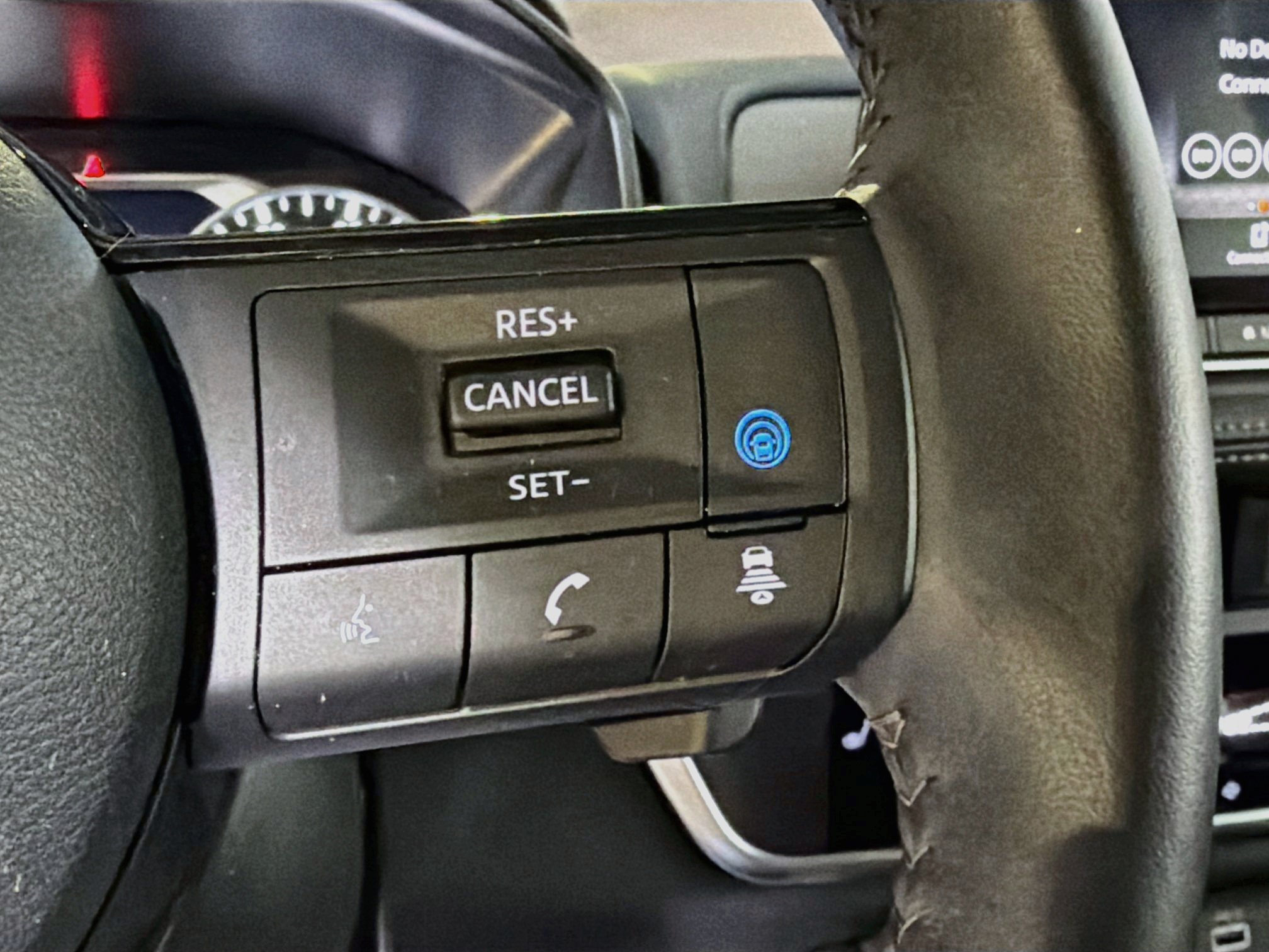 Used 2023 Nissan Rogue SV w/ SV Premium B Package FWD image 38