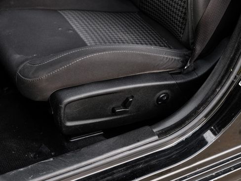 Used 2021 Dodge Charger R/T w/ Blacktop Package RWD image 40