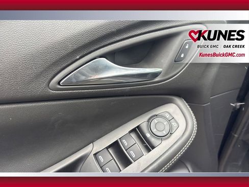 Used 2025 Buick Encore GX Preferred image 9