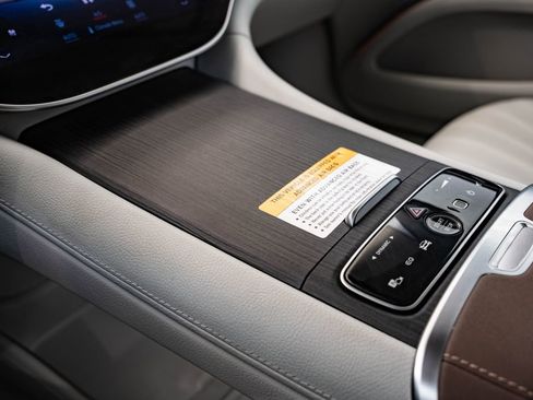 Certified 2023 Mercedes-Benz EQS 580 4MATIC Sedan image 40