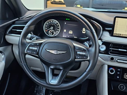 Used 2025 Genesis G70 2.5T image 23