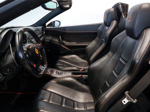 Used 2013 Ferrari 458 Spider RWD image 40