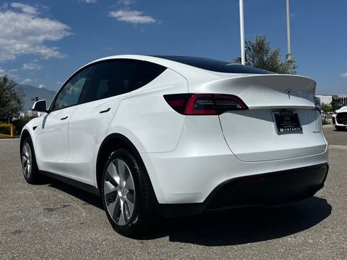 Used 2021 Tesla Model Y Long Range AWD/4WD image 5