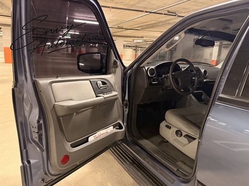 Used 2003 Ford Expedition XLT RWD image 14