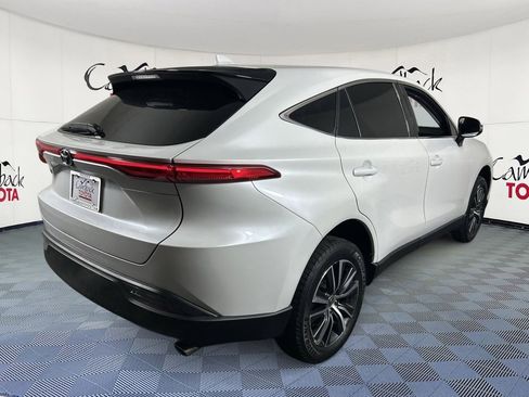 Used 2023 Toyota Venza LE image 7