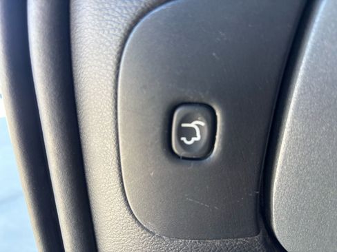 Used 2015 Jeep Cherokee Trailhawk w/ Comfort/Convenience Group image 32