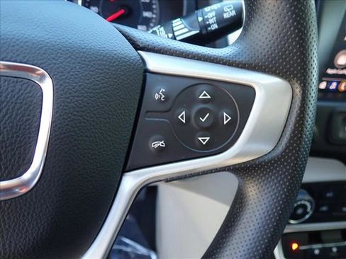 Used 2022 GMC Terrain SLE image 15