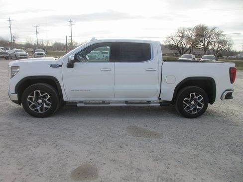New 2026 GMC Sierra 1500 SLT w/ SLT Premium Plus Package image 10