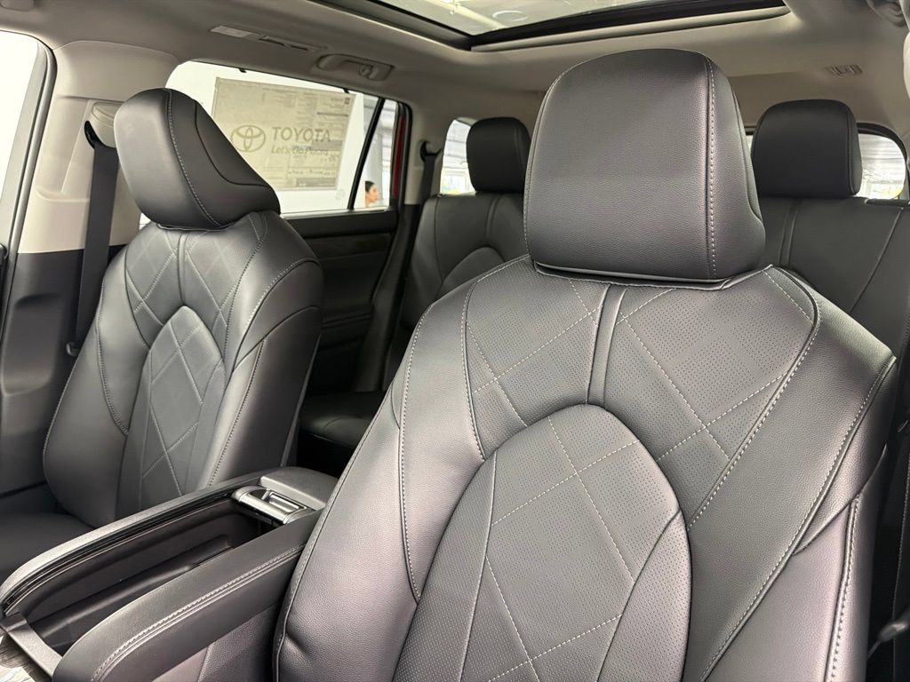 New 2026 Toyota Highlander Platinum AWD/4WD image 20