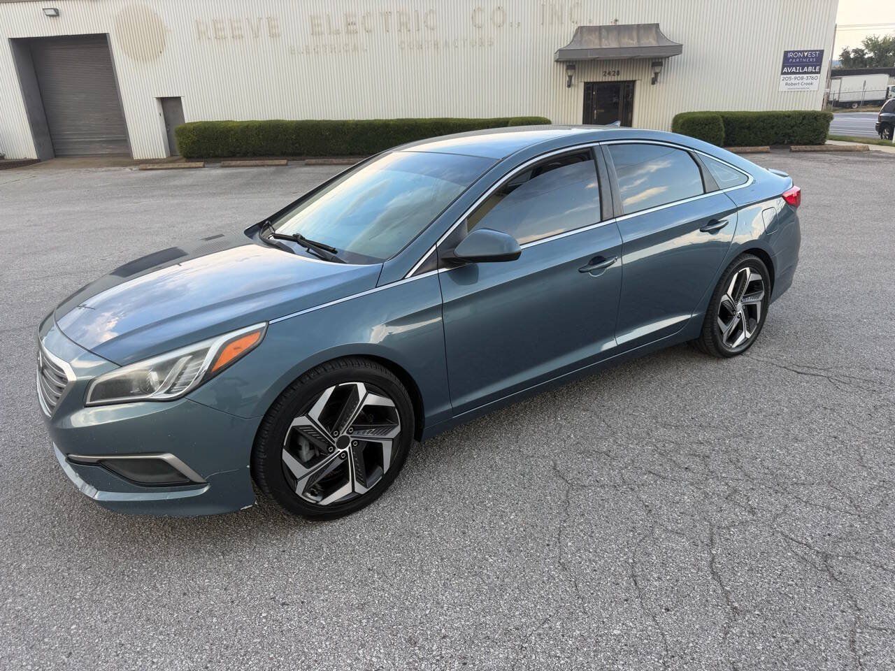 Used 2017 Hyundai Sonata SE FWD image 1