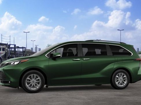 New 2026 Toyota Sienna XLE image 5