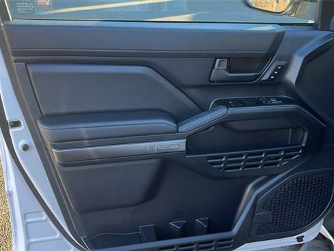 Certified 2025 Toyota 4Runner TRD Off-Road Premium image 8