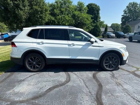 Used 2024 Volkswagen Tiguan SE AWD/4WD image 8