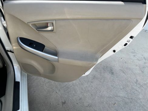 Used 2013 Toyota Prius Two FWD image 15