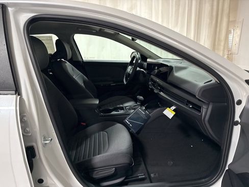 New 2025 Kia K4 EX image 12