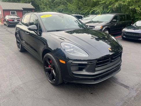 Used 2024 Porsche Macan GTS image 4