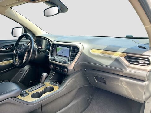 Used 2019 GMC Acadia Denali w/ Technology Package FWD image 32