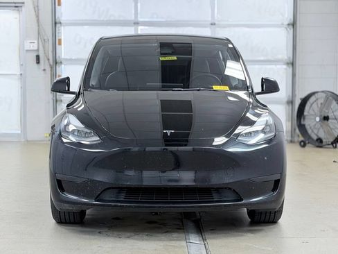 Used 2023 Tesla Model Y Long Range AWD/4WD image 2