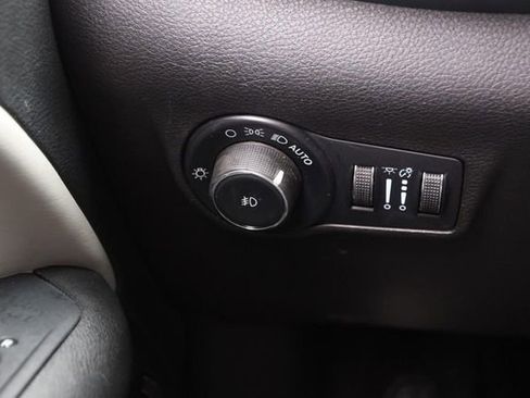 Used 2023 Jeep Compass Limited AWD/4WD image 19