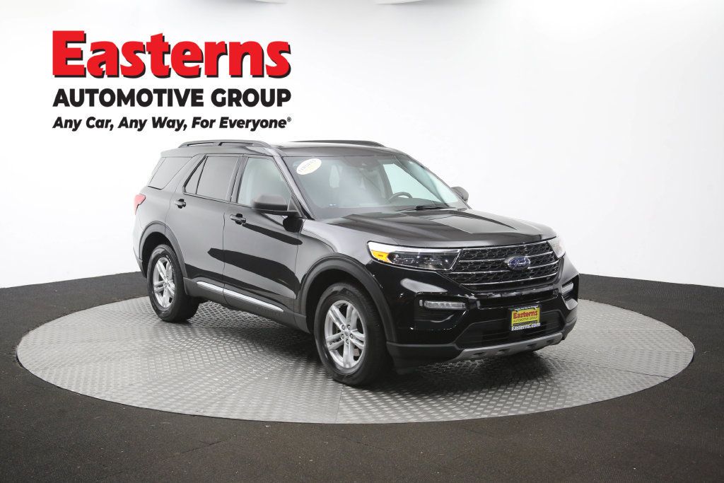 Used 2022 Ford Explorer XLT w/ Equipment Group 202A AWD/4WD image 46