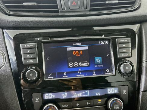 Used 2019 Nissan Rogue SV AWD/4WD image 19