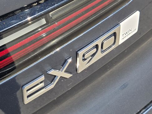 New 2025 Volvo EX90 Plus w/ Protection Package Premier image 28