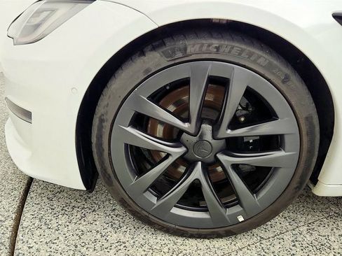 Used 2021 Tesla Model S Plaid image 8