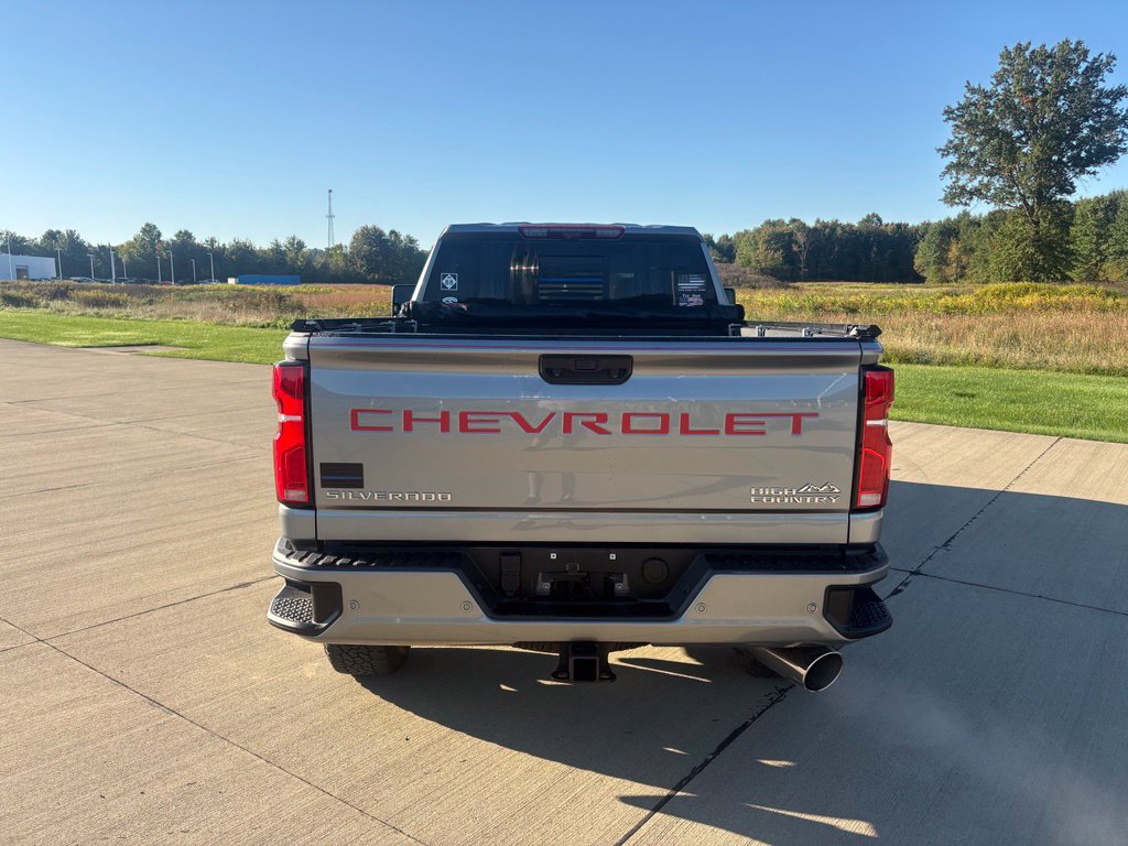 Used 2024 Chevrolet Silverado 3500 High Country w/ High Country Premium Package AWD/4WD image 5