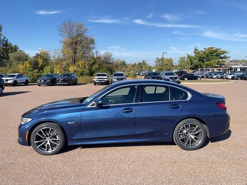 Certified 2022 BMW 330e xDrive w/ Premium Package image 8