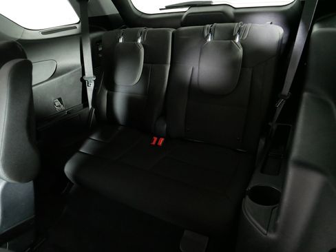 Used 2021 Ford Explorer XLT AWD/4WD image 33