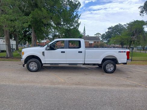 Used 2017 Ford F250 XL w/ Power Equipment Group AWD/4WD image 8