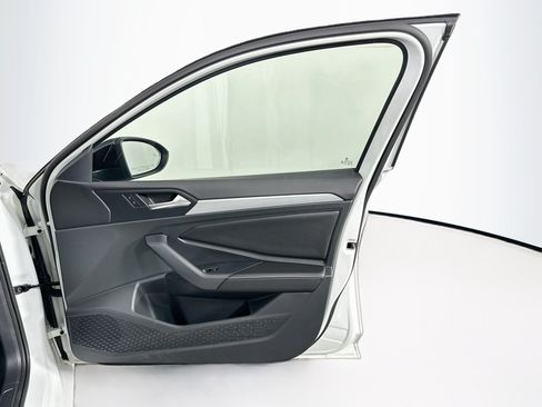 Used 2025 Volkswagen Jetta Sport FWD image 30