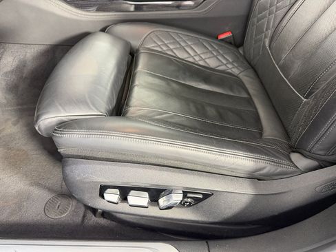 Used 2020 BMW M760i xDrive w/ Luxury Rear Seating Package image 13