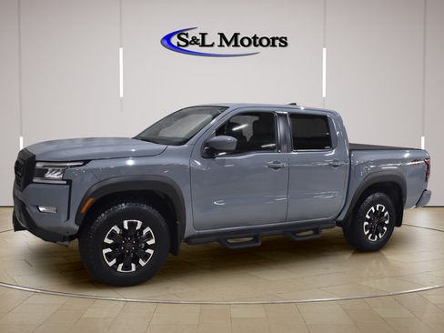 Used 2024 Nissan Frontier PRO-4X w/ Technology Package AWD/4WD image 3