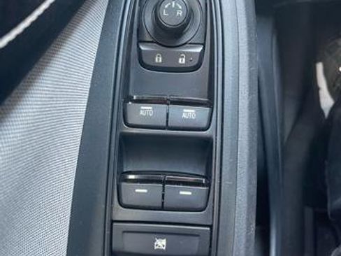 Used 2018 Subaru Crosstrek 2.0i image 20