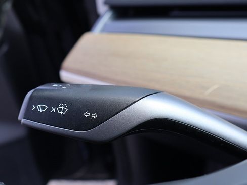 Used 2018 Tesla Model 3 Mid Range image 43