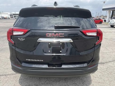 Used 2023 GMC Terrain SLE w/ Driver Convenience Package FWD image 5