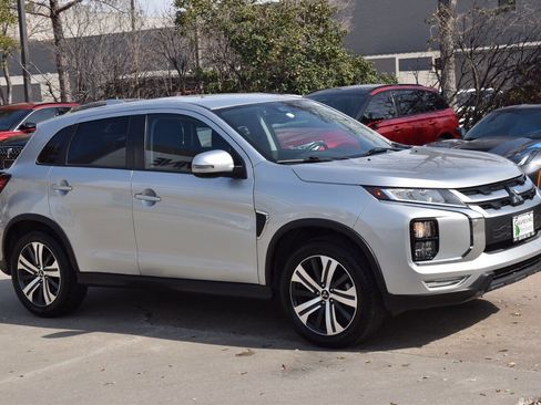 Used 2020 Mitsubishi Outlander Sport SE image 5