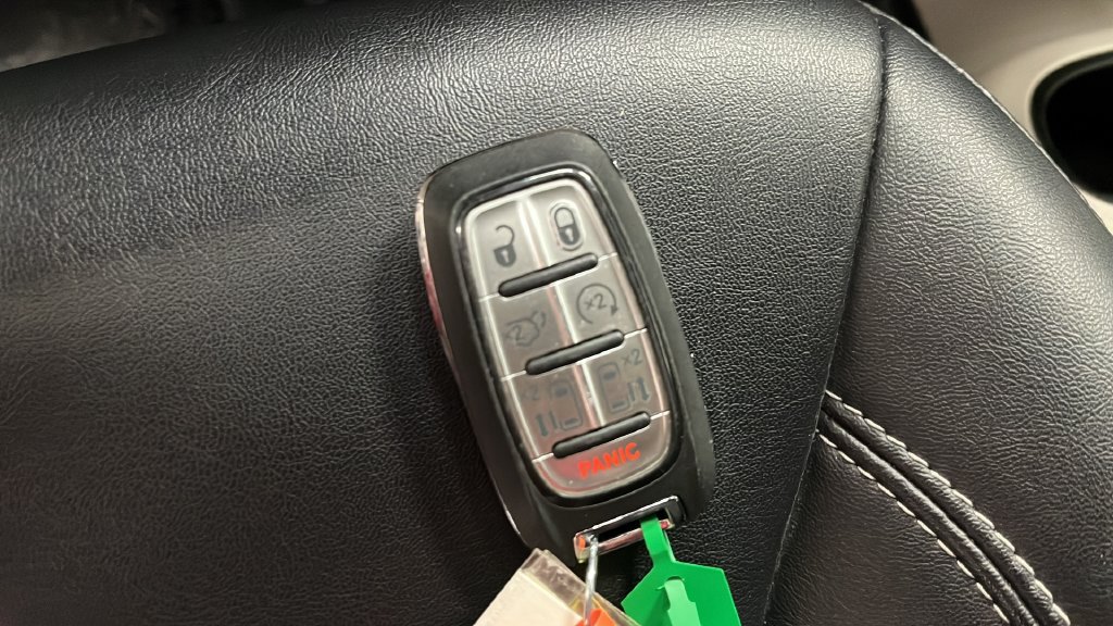 Used 2024 Chrysler Pacifica Touring-L FWD image 39