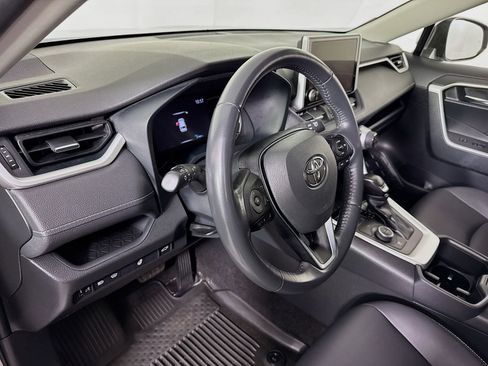 Used 2023 Toyota RAV4 XLE Premium AWD/4WD image 9
