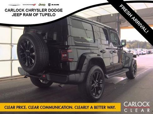 Used 2025 Jeep Wrangler Sahara image 4